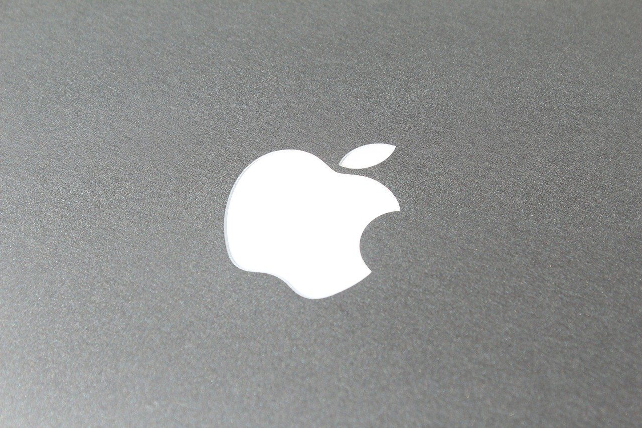 入門初心者 必見【iOSアプリ開発 勉強 完全ガイド】勉強する方法、おすすめのプログラミングスクール9選、学習サイト11選、書籍14選をご紹介