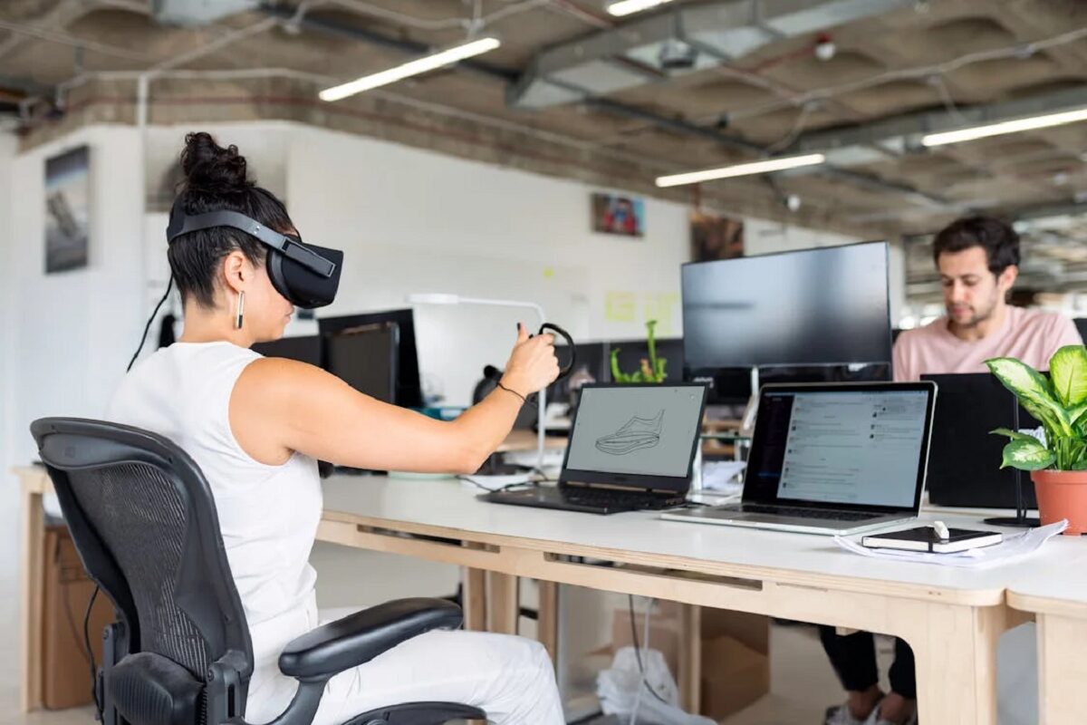 VR開発で業界革新！アウトソーシングで実現する高品質・低コストの次世代ビジネス戦略