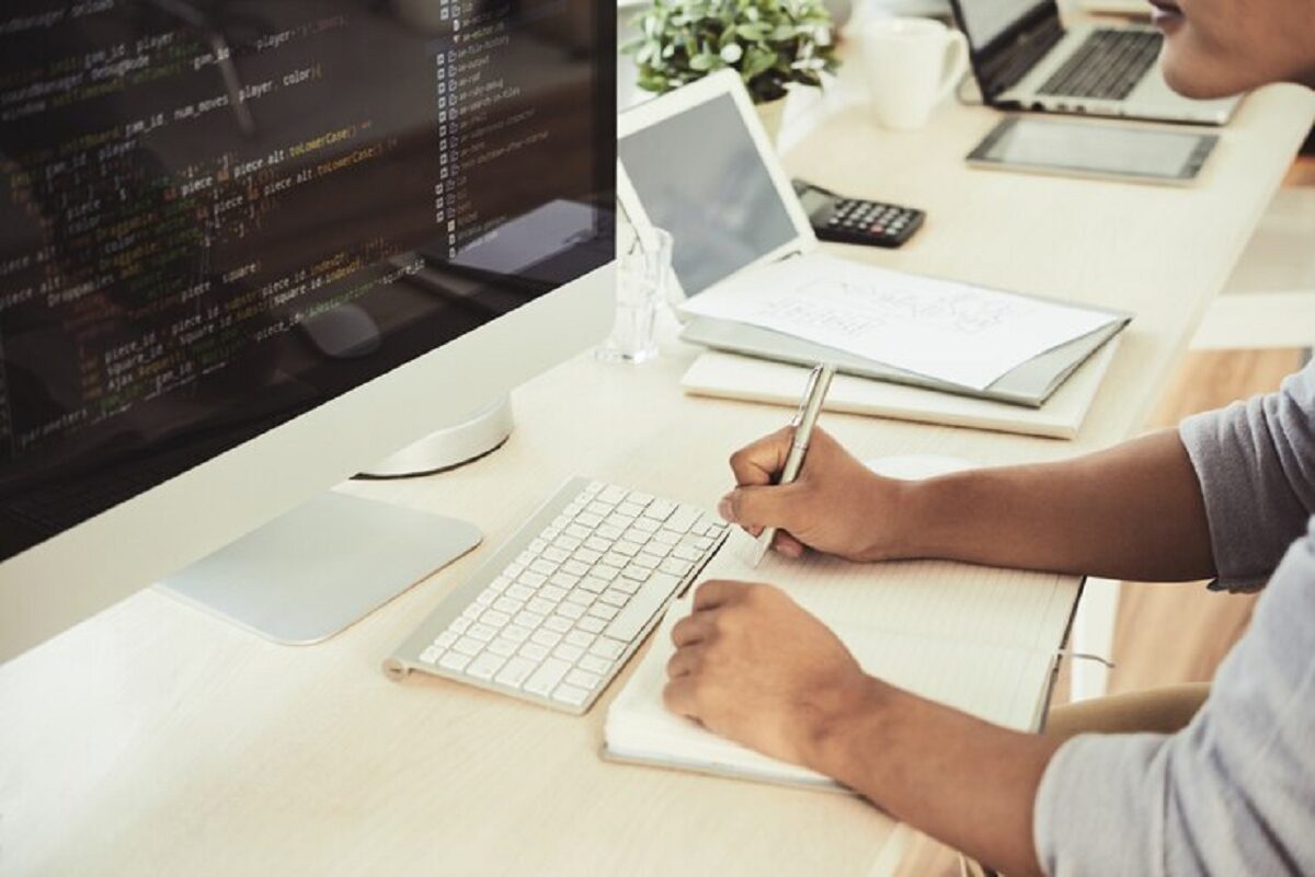 【開発費用削減事例付き】プロジェクト遅延解消！中堅IT企業のためのスパイラル開発導入ガイド 〜 ROI200%達成の成功事例から学ぶ実践ノウハウ〜