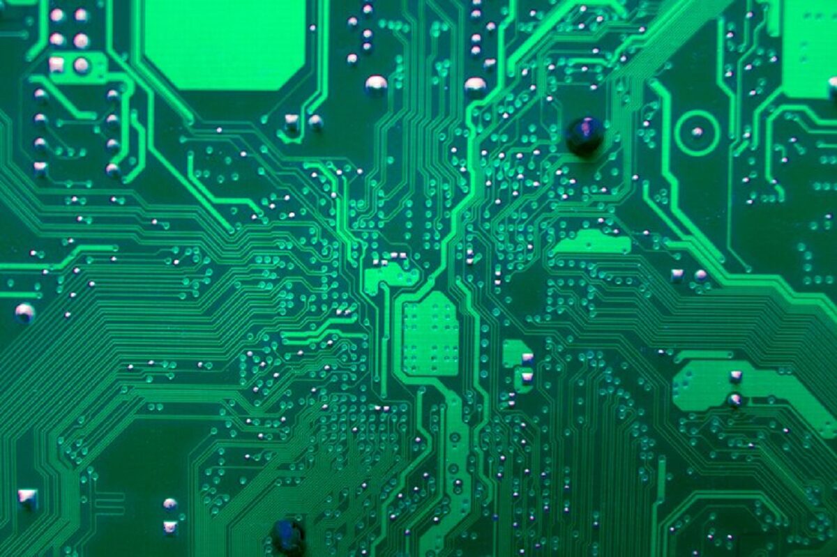 【2024年最新】FPGA開発完全ガイド：基礎からAI活用まで徹底解説！性能向上・低消費電力化・開発期間短縮のベストプラクティス