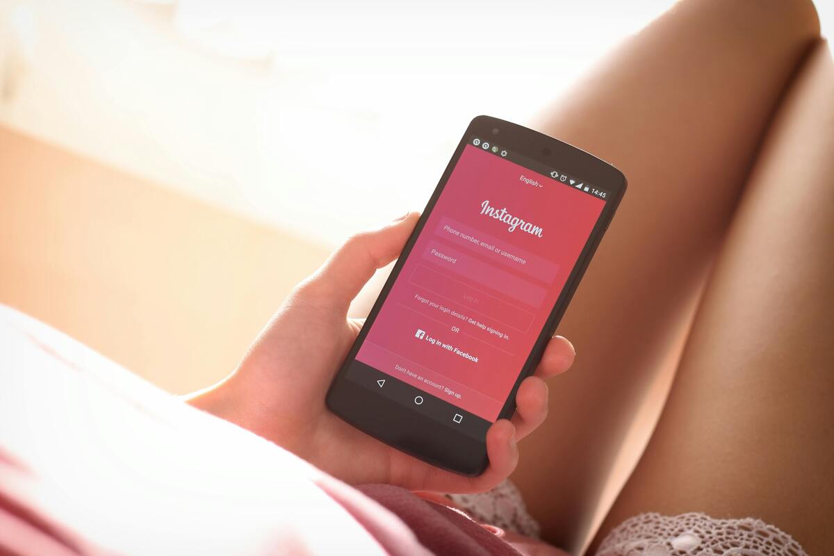 2025年最新【Instagram型SNS開発ガイド】エンゲージメント率250%向上の実装法