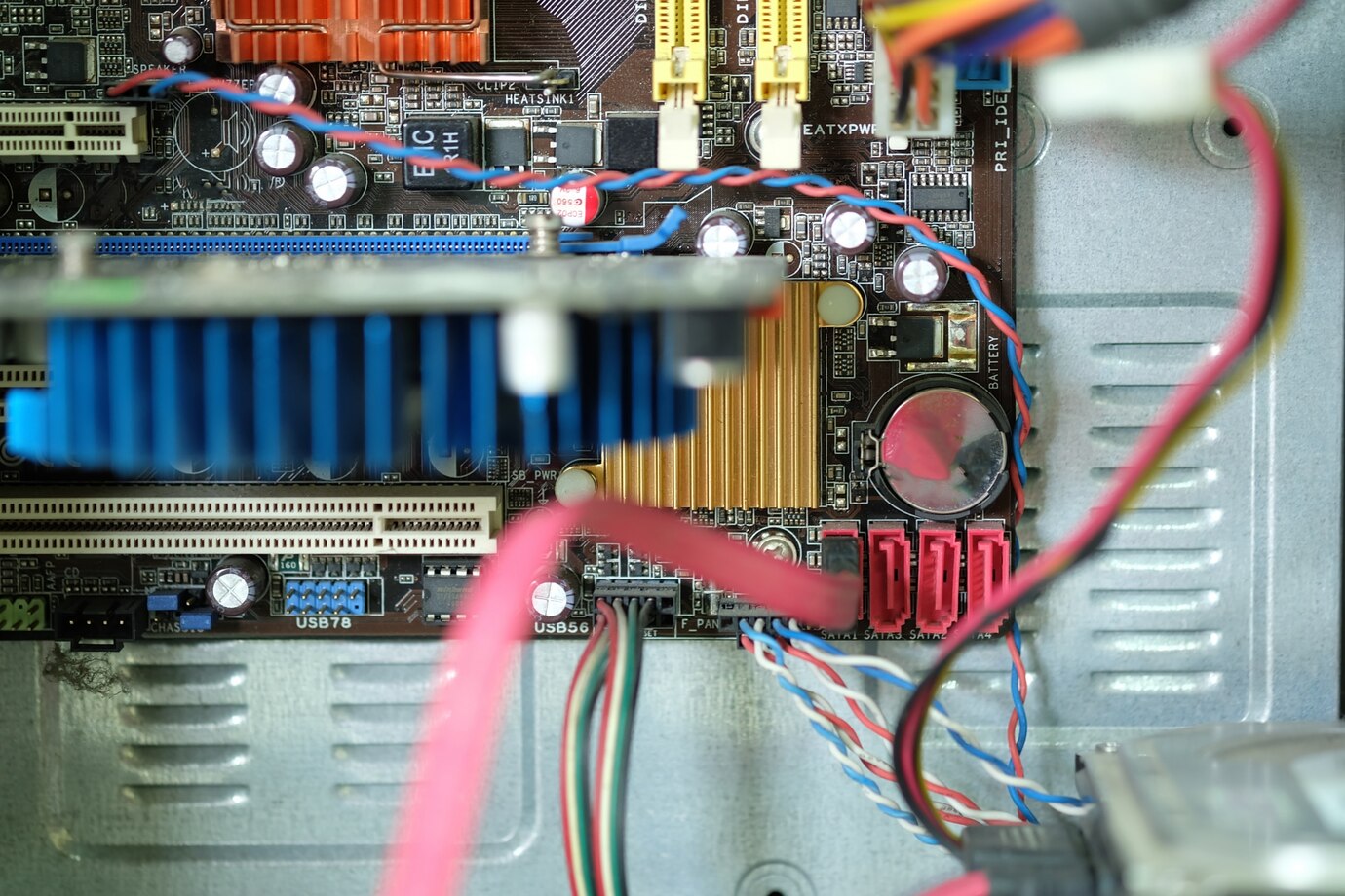 2025年最新ガイド【CPU温度の確認と対策】オーバーヒートを防ぎパソコンを長持ちさせる方法